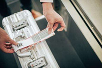 ISO 18000-6C UHF Airport Baggage Label Impinj Monza 4QT H47 Thermal Paper RFID Airline Luggage Tag